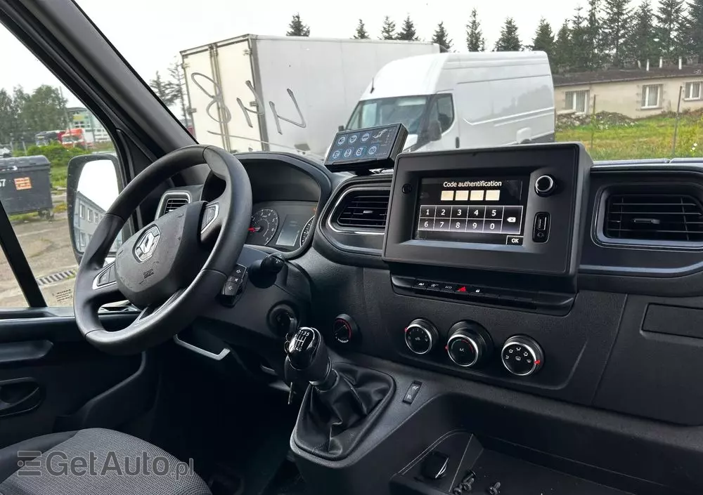 RENAULT MASTER VEGAS AMBULANCE 