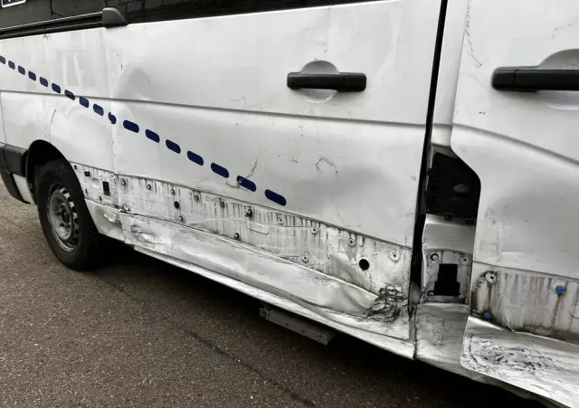 RENAULT MASTER VEGAS AMBULANCE 