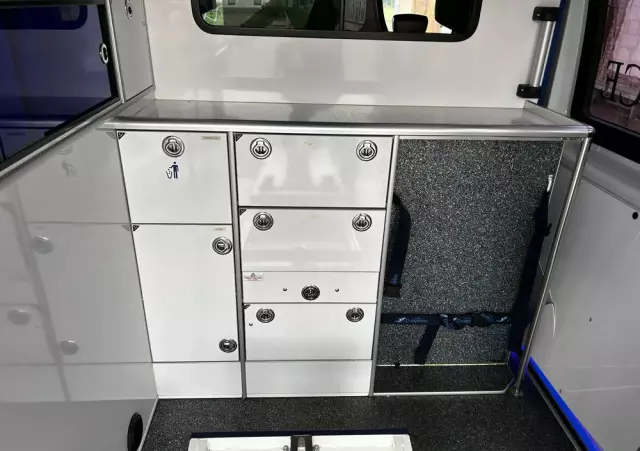 RENAULT MASTER VEGAS AMBULANCE 