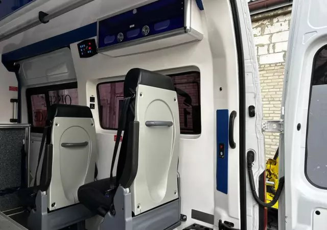 RENAULT MASTER VEGAS AMBULANCE 