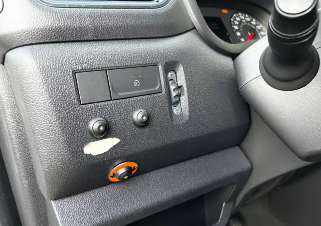 RENAULT MASTER VEGAS AMBULANCE 