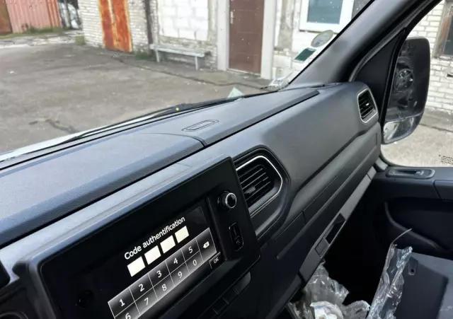 RENAULT MASTER VEGAS AMBULANCE 