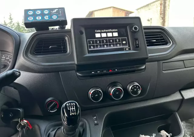 RENAULT MASTER VEGAS AMBULANCE 