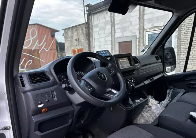 RENAULT MASTER VEGAS AMBULANCE 