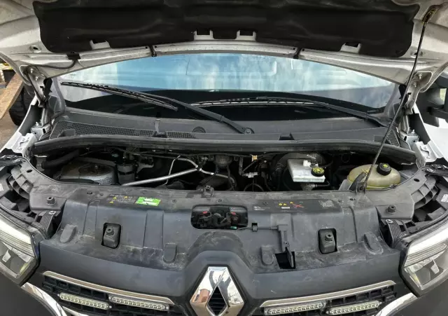 RENAULT MASTER VEGAS AMBULANCE 