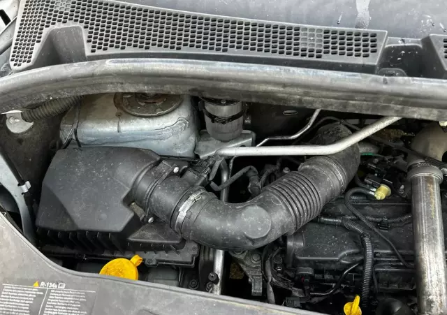 RENAULT MASTER VEGAS AMBULANCE 