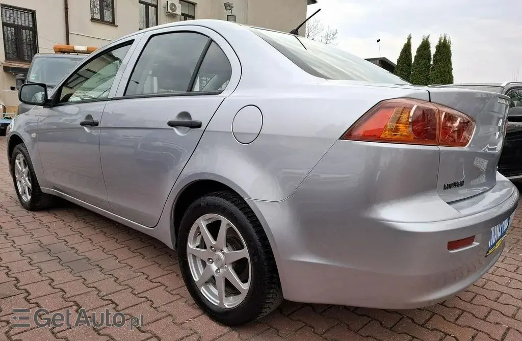 MITSUBISHI Lancer 
