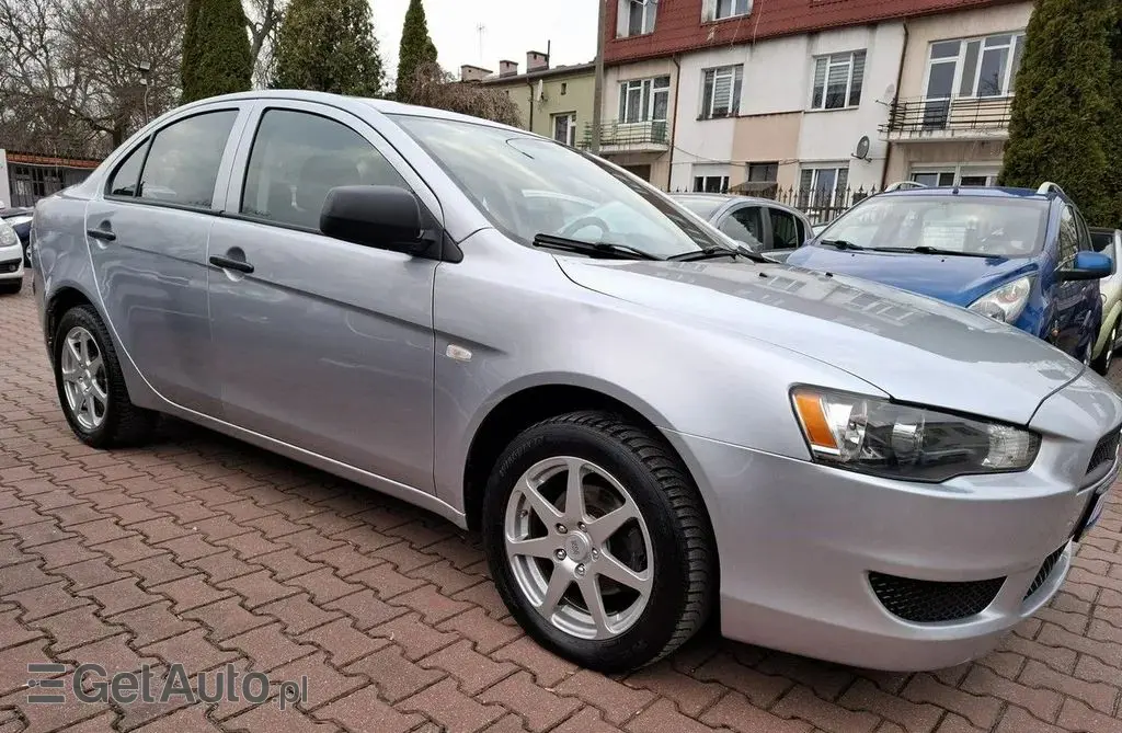 MITSUBISHI Lancer 