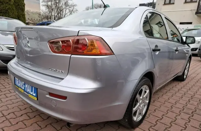 MITSUBISHI Lancer 