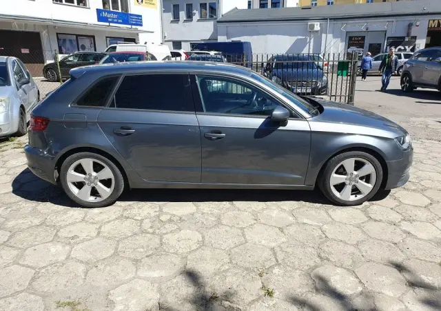 AUDI A3 Sportback 1.6 TDI DPF Ambiente