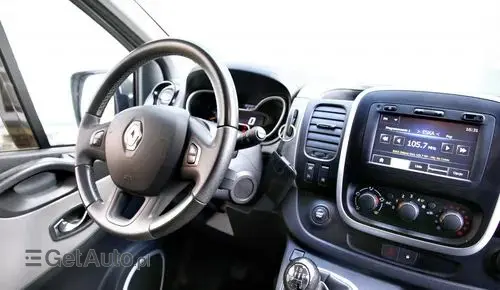 RENAULT Trafic 