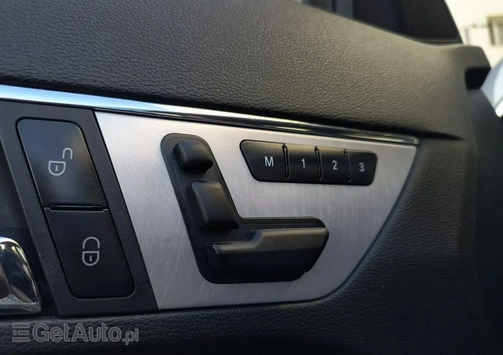 MERCEDES-BENZ Klasa E 250 BlueEFFICIENCY 7G-TRONIC