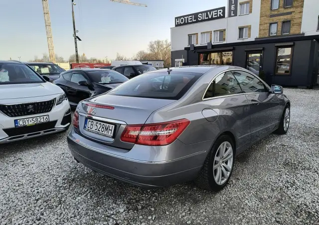MERCEDES-BENZ Klasa E 250 BlueEFFICIENCY 7G-TRONIC
