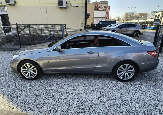 MERCEDES-BENZ Klasa E 250 BlueEFFICIENCY 7G-TRONIC