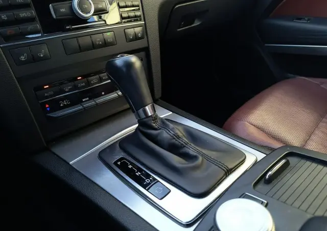 MERCEDES-BENZ Klasa E 250 BlueEFFICIENCY 7G-TRONIC