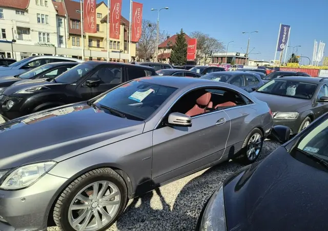 MERCEDES-BENZ Klasa E 250 BlueEFFICIENCY 7G-TRONIC