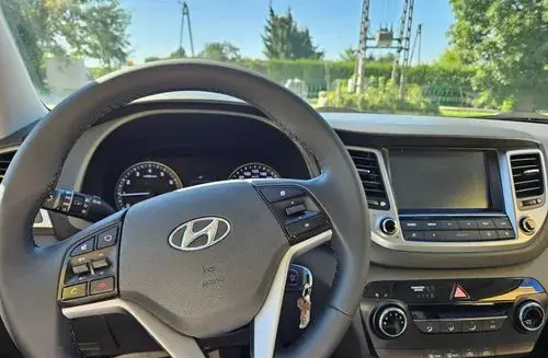 HYUNDAI Tucson 