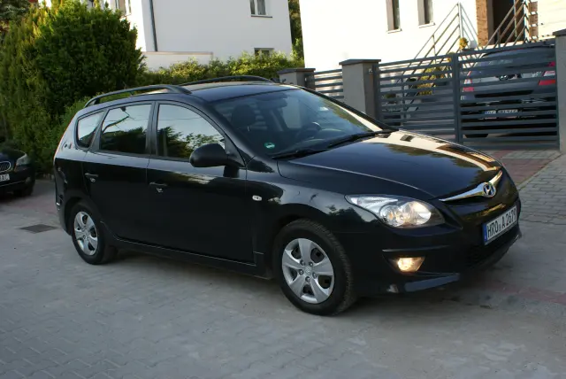 HYUNDAI I30 Base Plus