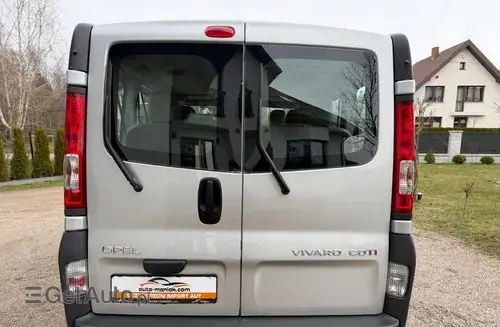 OPEL Vivaro 