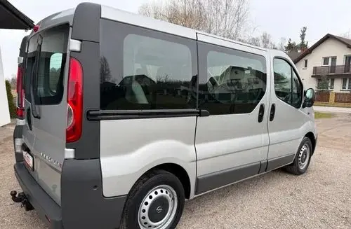 OPEL Vivaro 