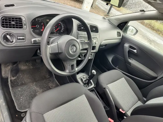 VOLKSWAGEN Polo Comfortline