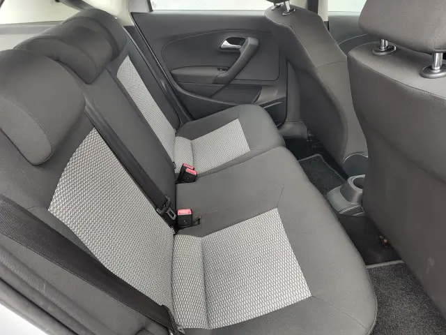 VOLKSWAGEN Polo Comfortline