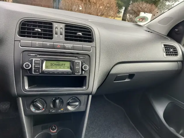 VOLKSWAGEN Polo Comfortline