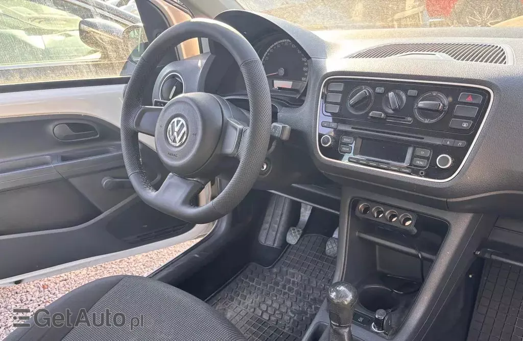 VOLKSWAGEN Up! 