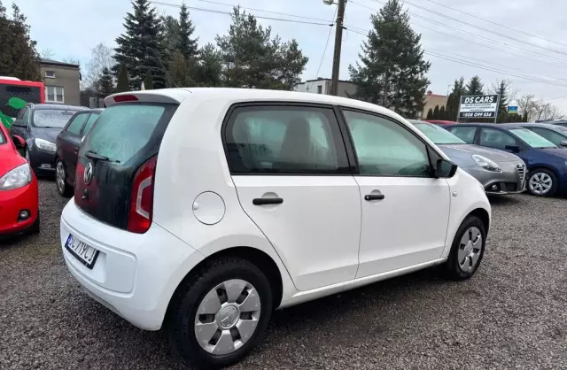 VOLKSWAGEN Up! 