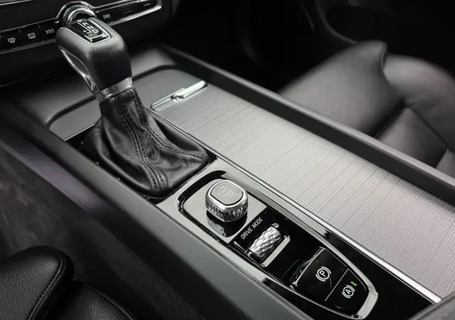 VOLVO XC 60 D4 Geartronic Inscription