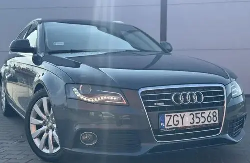 AUDI A4 