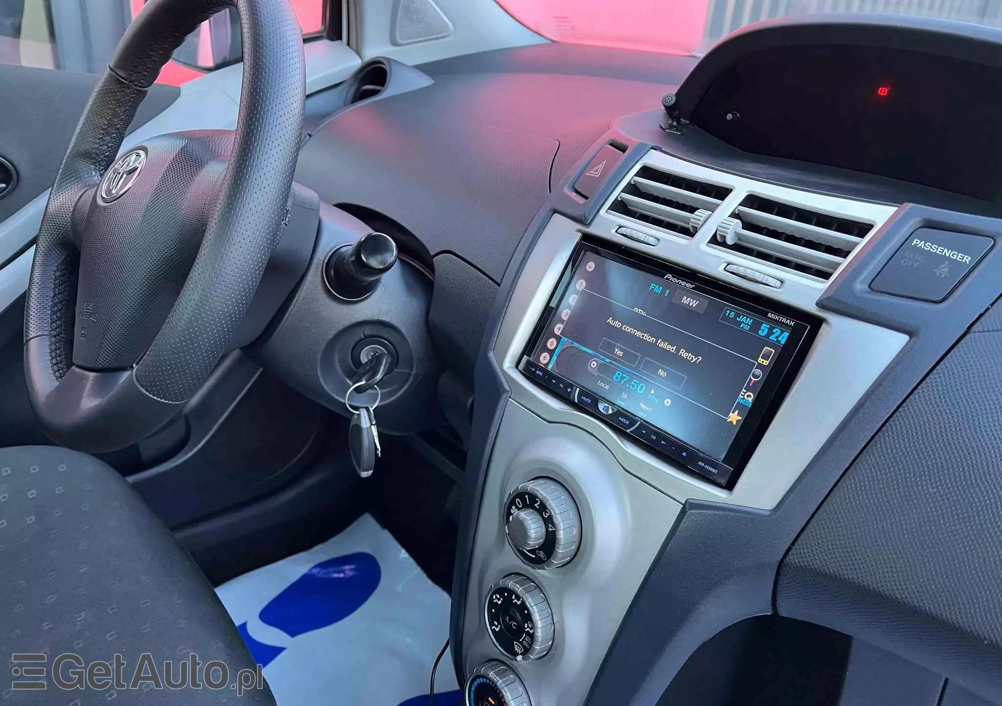 TOYOTA Yaris 1.3 Luna Premium