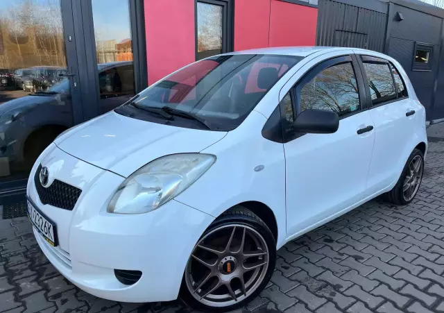 TOYOTA Yaris 1.3 Luna Premium
