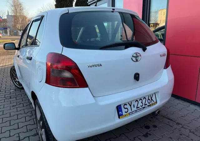 TOYOTA Yaris 1.3 Luna Premium