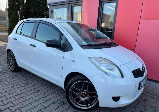 TOYOTA Yaris 1.3 Luna Premium