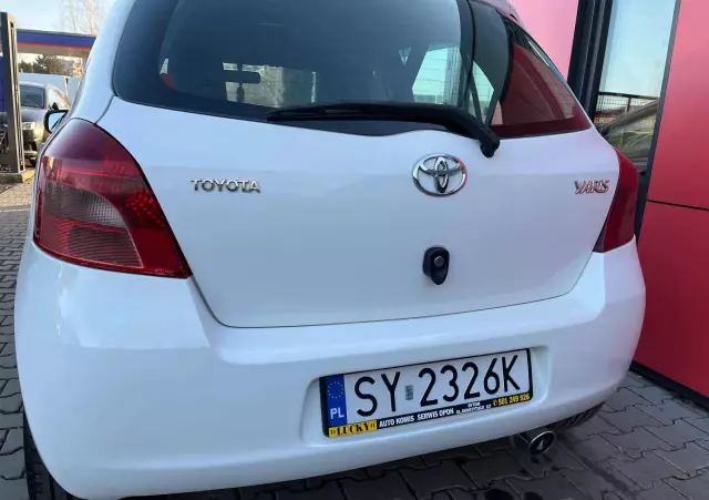 TOYOTA Yaris 1.3 Luna Premium