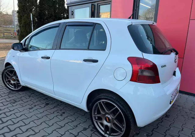 TOYOTA Yaris 1.3 Luna Premium