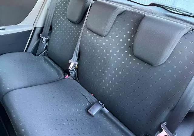 TOYOTA Yaris 1.3 Luna Premium