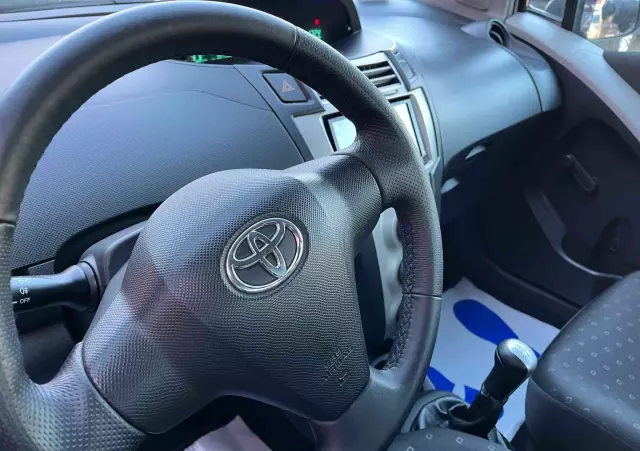 TOYOTA Yaris 1.3 Luna Premium