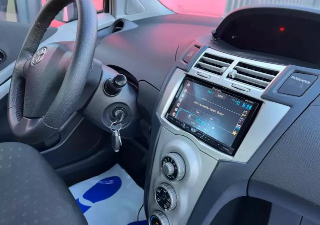 TOYOTA Yaris 1.3 Luna Premium