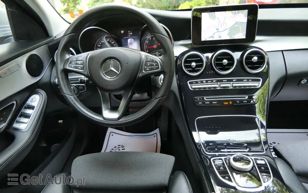 MERCEDES-BENZ Klasa C 180 7G-TRONIC Edition 1