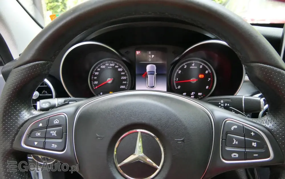 MERCEDES-BENZ Klasa C 180 7G-TRONIC Edition 1