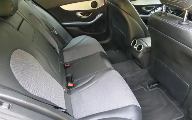 MERCEDES-BENZ Klasa C 180 7G-TRONIC Edition 1