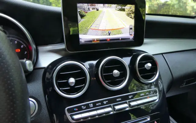MERCEDES-BENZ Klasa C 180 7G-TRONIC Edition 1