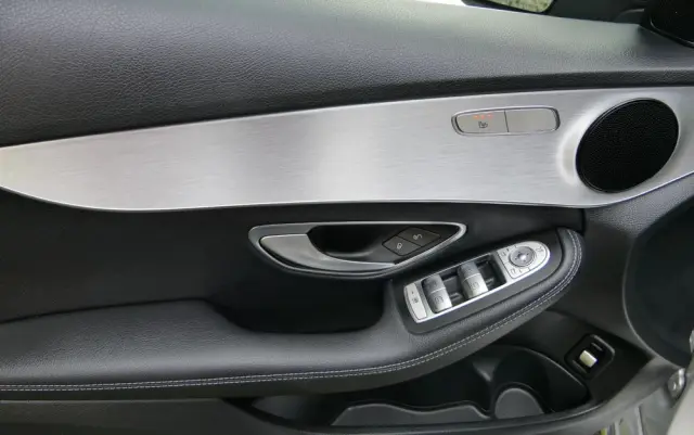 MERCEDES-BENZ Klasa C 180 7G-TRONIC Edition 1
