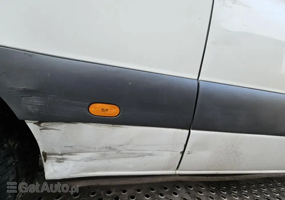 MERCEDES-BENZ SPRINTER 2.2 CDI  ŚREDNI  przód napęd 