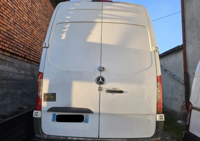 MERCEDES-BENZ SPRINTER 2.2 CDI  ŚREDNI  przód napęd 