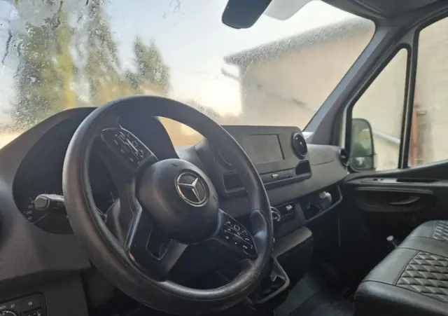 MERCEDES-BENZ SPRINTER 2.2 CDI  ŚREDNI  przód napęd 