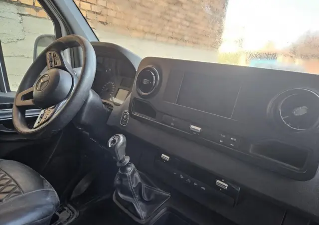 MERCEDES-BENZ SPRINTER 2.2 CDI  ŚREDNI  przód napęd 