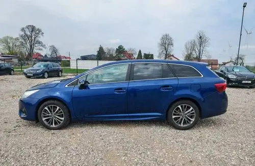 TOYOTA Avensis 